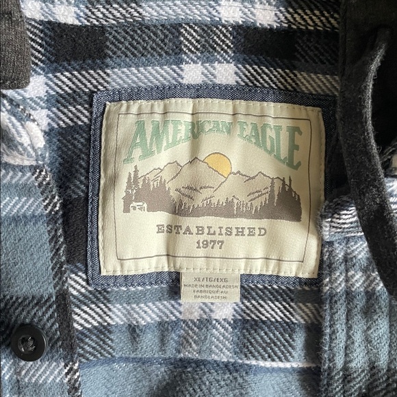 American Eagle Outfitters Navy and Charcoal Plaid Button Down Hoodie Flannel - Picture 7 of 10